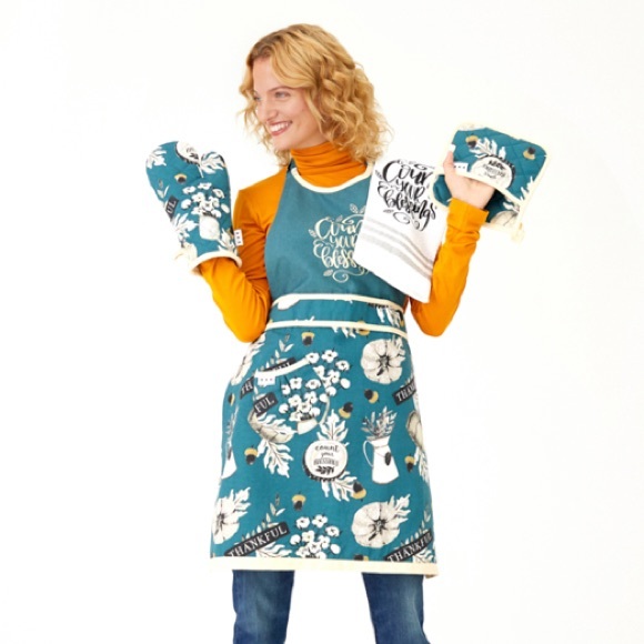 Count Your Blessings Thankful Apron Kitchen Towel Oven Mitt Set Simply Whimsical - Picture 5 of 9